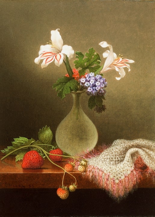 Stillleben von Heade: weiße Lilien, blaue Blüten und Erdbeeren auf einem Tisch
