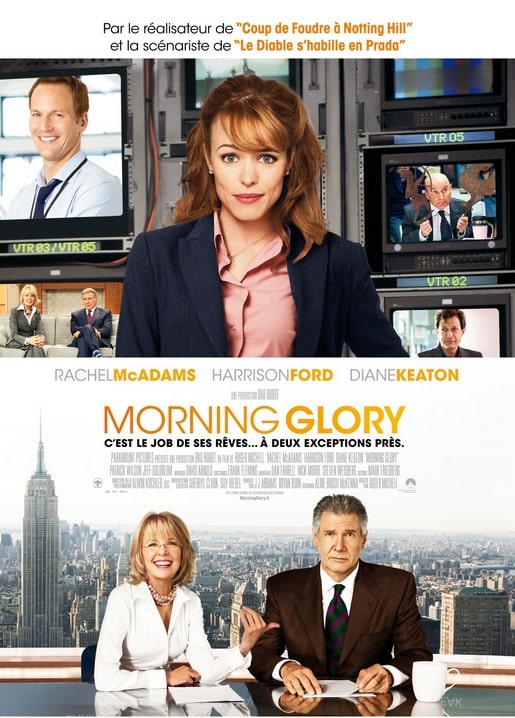 Filmpostkarte zu Morning Glory mit Rachel McAdams zwischen Nachrichten-Bildschirmen