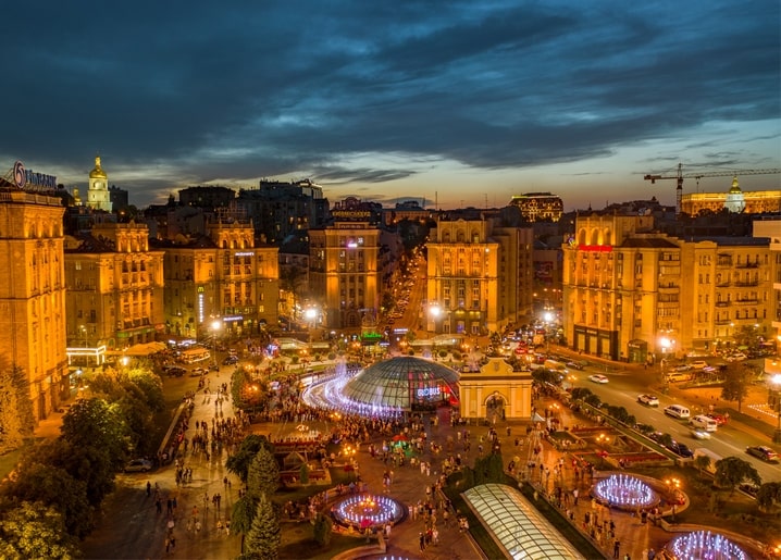 Листівка КИЇВ - УКРАЇНА / Видавничий дім "Золота Птаха"