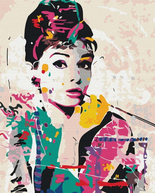 Pop-Art-Porträt von Audrey Hepburn mit Zigarettenspitze und Farbspritzern