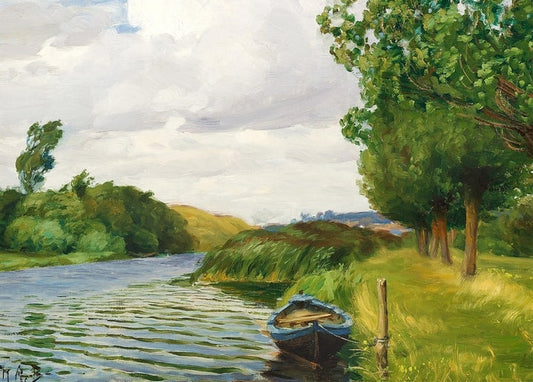 Blaues Ruderboot am grasbewachsenen Sommerflussufer unter Weiden und Linden, Gemälde von Brendekilde