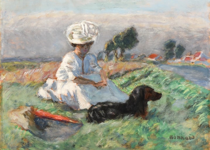Gemälde von Bonnard: eine Frau in Weiß mit Dackel und rotem Sonnenschirm auf einer Sommerwiese