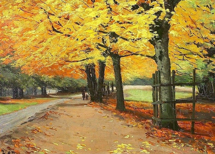 Herbstliche Buchenallee in Orange und Gelb, Holzzaun und zwei Figuren mit Hund, Gemälde von H. A. Brendekilde