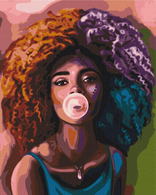 Pop-Art-Porträt einer Frau beim Kaugummiblasen mit orangen, violetten und türkisen Locken