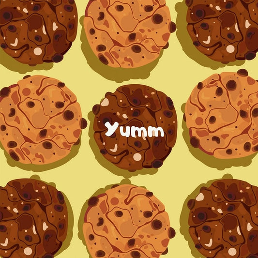 Візерунок із шоколадного печива з написом «Yumm» на листівці