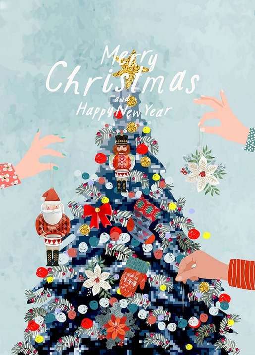 Hände hängen einen Nussknacker und eine Santa-Figur an einen geschmückten Weihnachtsbaum