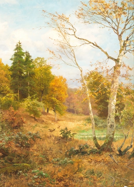 Reh auf einer sonnigen Lichtung im goldenen Herbstwald mit Birken und Kiefern