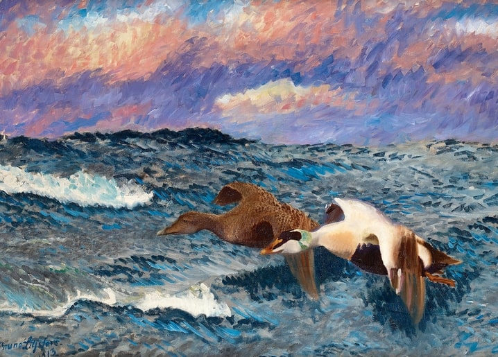 Zwei Eiderenten fliegen tief über eine stürmische See bei Sonnenuntergang, Gemälde von Bruno Liljefors