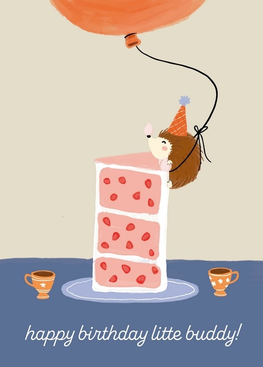 Igel mit Partyhut klettert auf eine Erdbeertorte mit orangem Luftballon