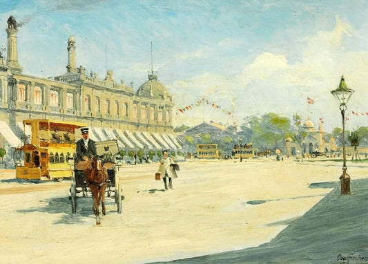 Gemälde eines Pariser Boulevards mit gelber Pferdebahn, Kutsche und Säulengebäude unter blauem Himmel