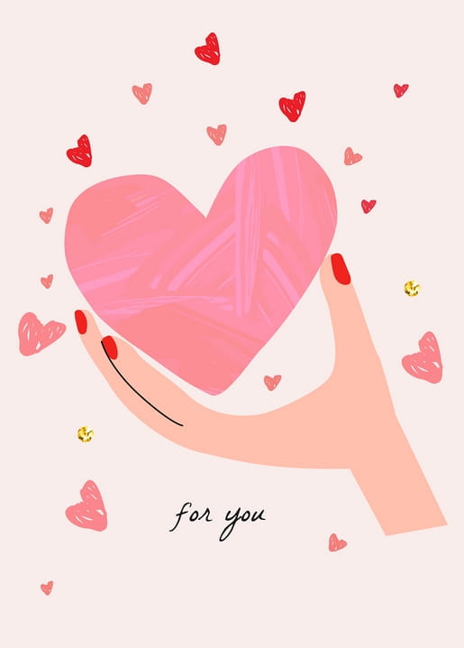Hand hält ein großes rosa Herz zwischen kleinen roten Herzen mit der Aufschrift „für dich“