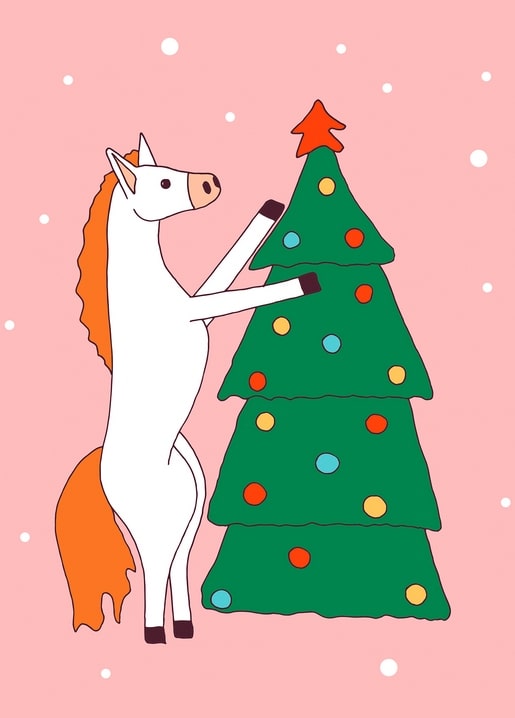 Flache Illustration eines weißen Ponys, das einen Weihnachtsbaum auf pinkem Hintergrund schmückt