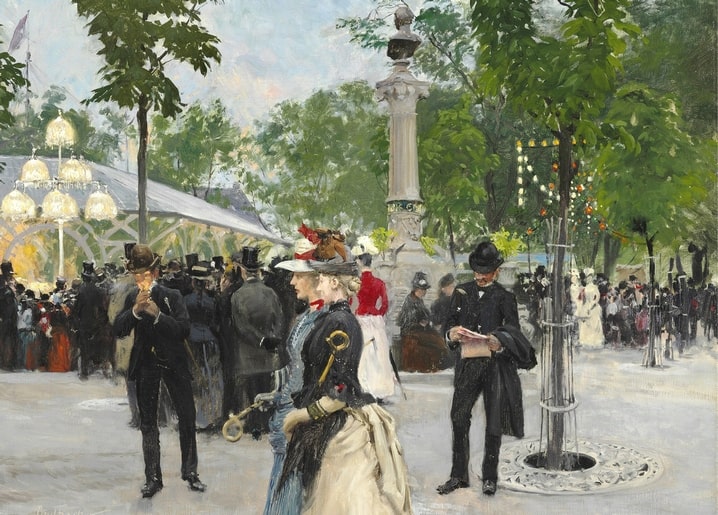 Belle-Époque-Menge flaniert an beleuchtetem Denkmal in den Tivoli-Gärten bei Dämmerung