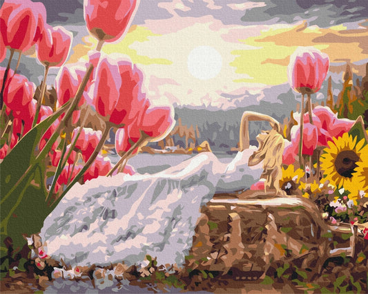 Frau im weißen Kleid liegt zwischen rosa Tulpen bei Sonnenuntergang, Malen nach Zahlen
