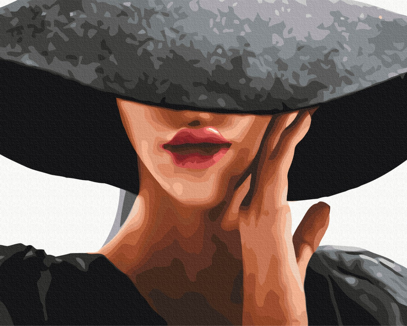 Porträtaufnahme einer Frau mit breitkrempigem Hut, roten Lippen und einer Hand an der Wange