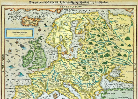 Антична карта Європи з лісовими символами, річками та кораблем у морі