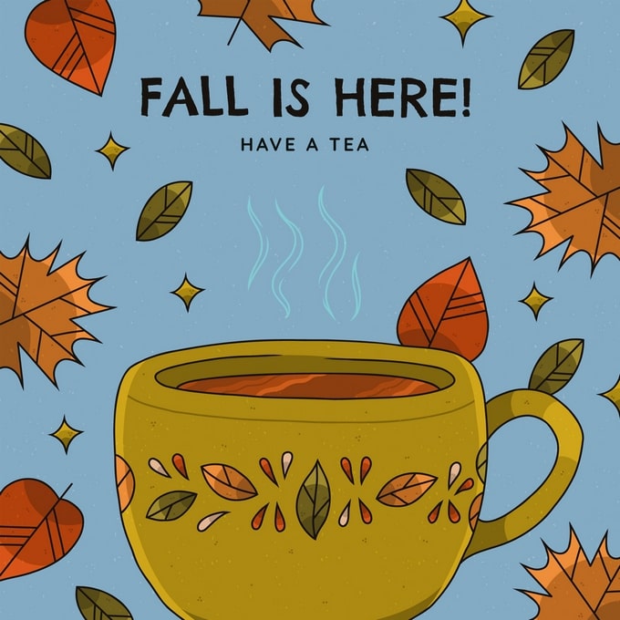 Senfgelbe Teetasse mit dampfendem Tee zwischen Herbstblättern und goldenen Sternen