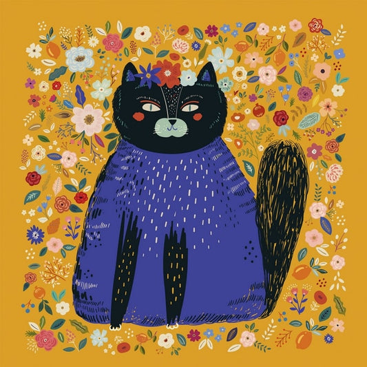 Illustration einer schwarzen Katze mit Blumenkranz inmitten eines dichten Blumenmusters