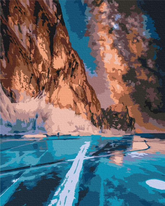 Goldene Felsklippen über türkisfarbenem Fjordwasser, Landschaft zum Malen nach Zahlen.