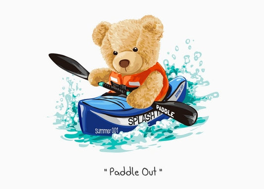 Illustrierter Teddybär in oranger Schwimmweste paddelt im blauen Kajak
