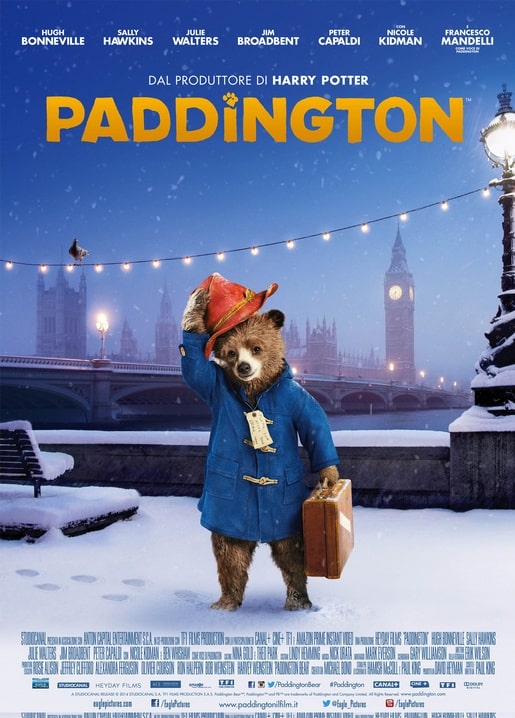 Postkarte mit Filmplakat „Paddington“: Bär mit rotem Hut vor winterlicher London-Kulisse