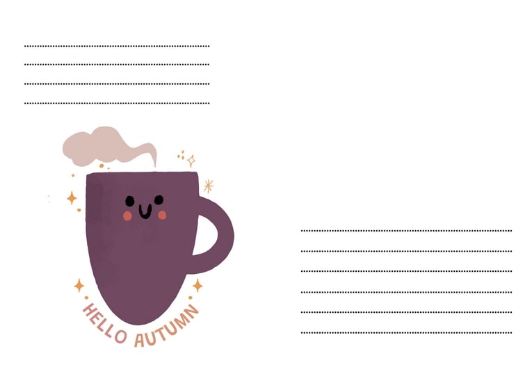 Lächelnde violette Tasse mit Dampf auf einem C6-Briefumschlag