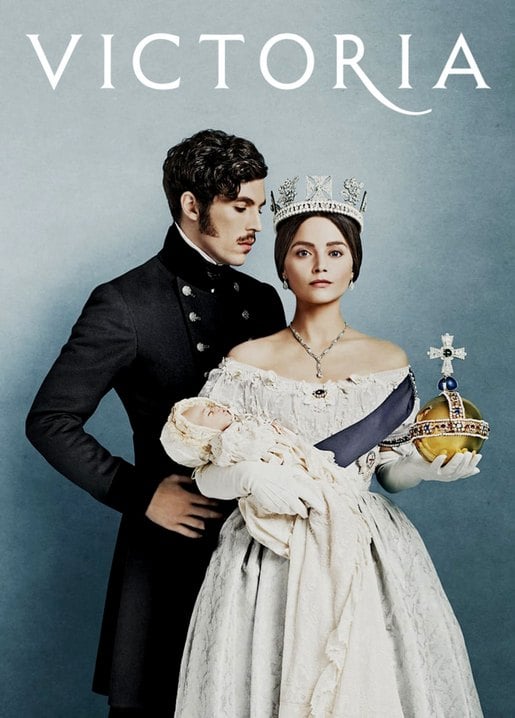 Plakat zur Serie 'Victoria' mit gekrönter Königin, ihrem Gemahl und einem Taufbaby
